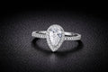 ペアシェイプリング　プラチナ　1.23ct